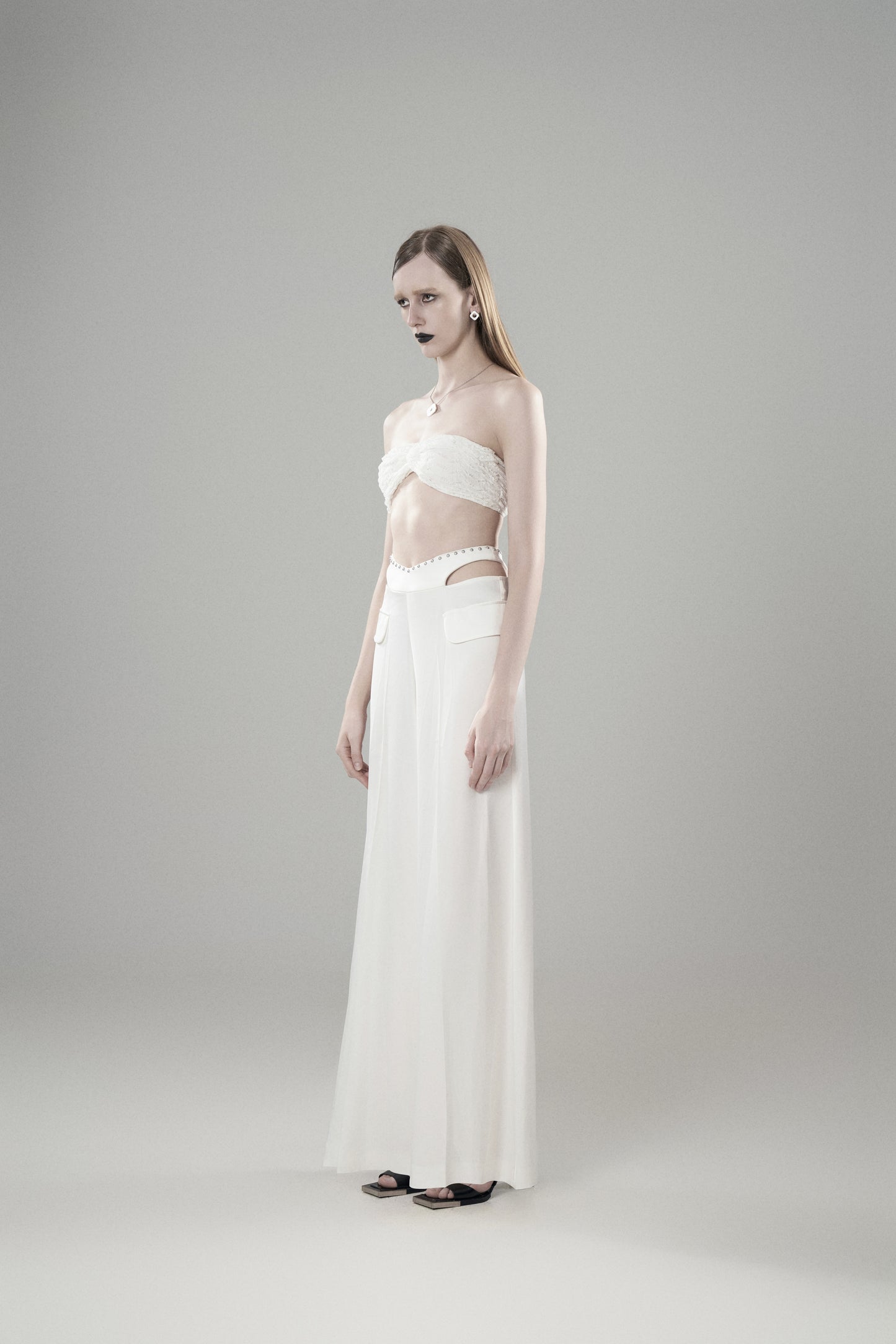 WHITE WIDE-LEG PANTS