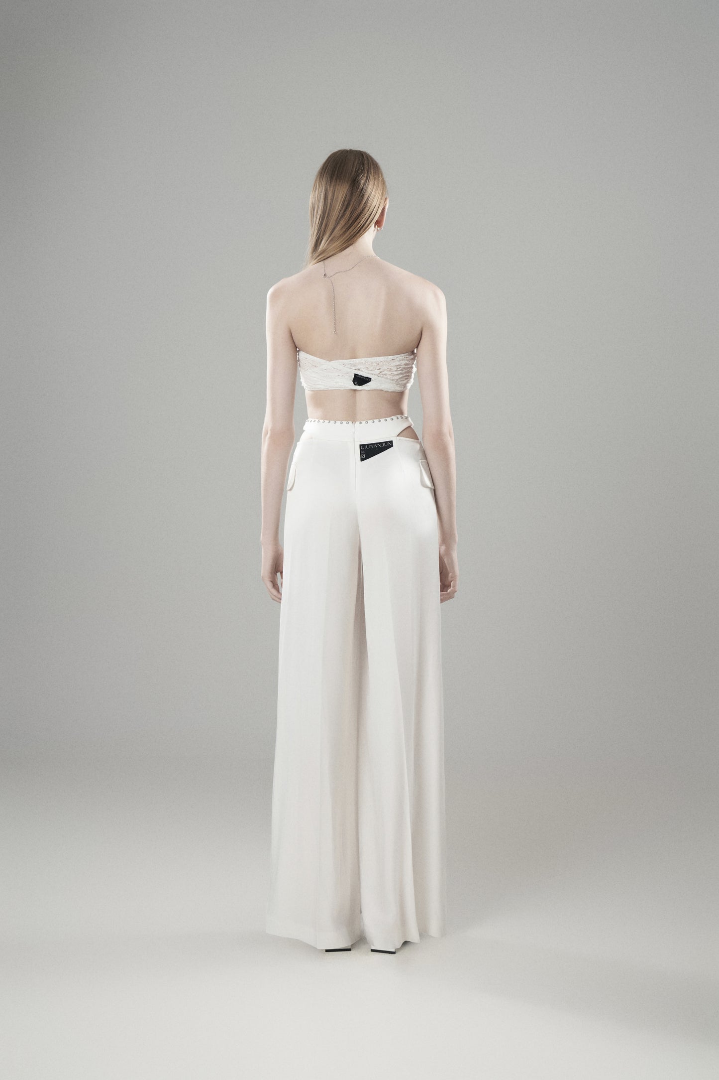 WHITE WIDE-LEG PANTS