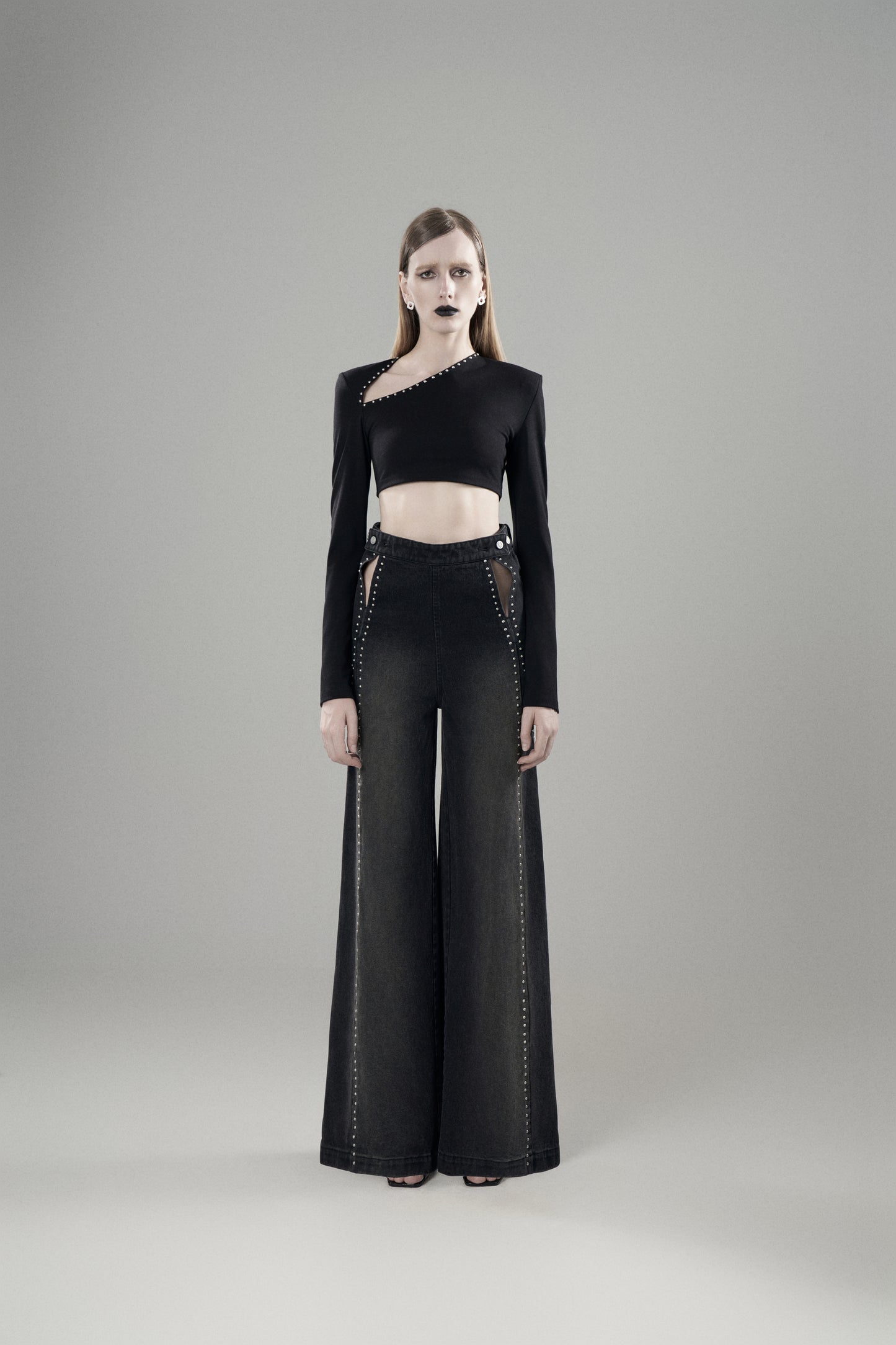 HOLLOW STUDDED WIDE-LEG JEANS