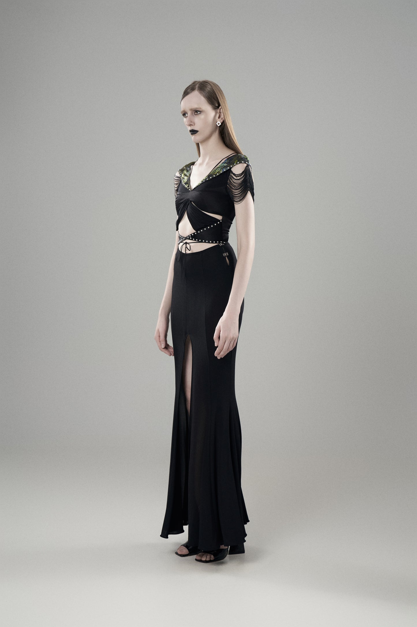 BLACK HIGH-WAISTED MERMAID HEM SKIRT