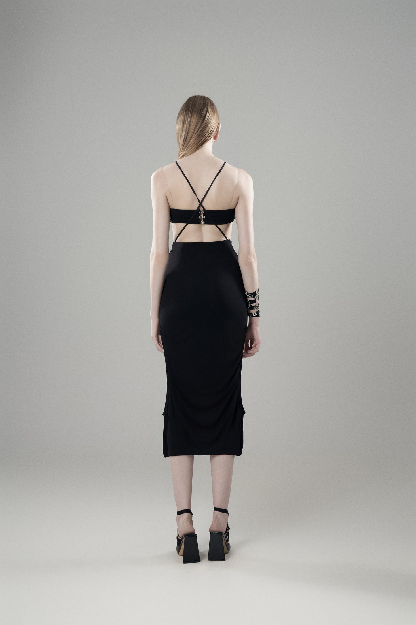 SIDE-SLIT CUTOUT SUSPENDER SKIRT