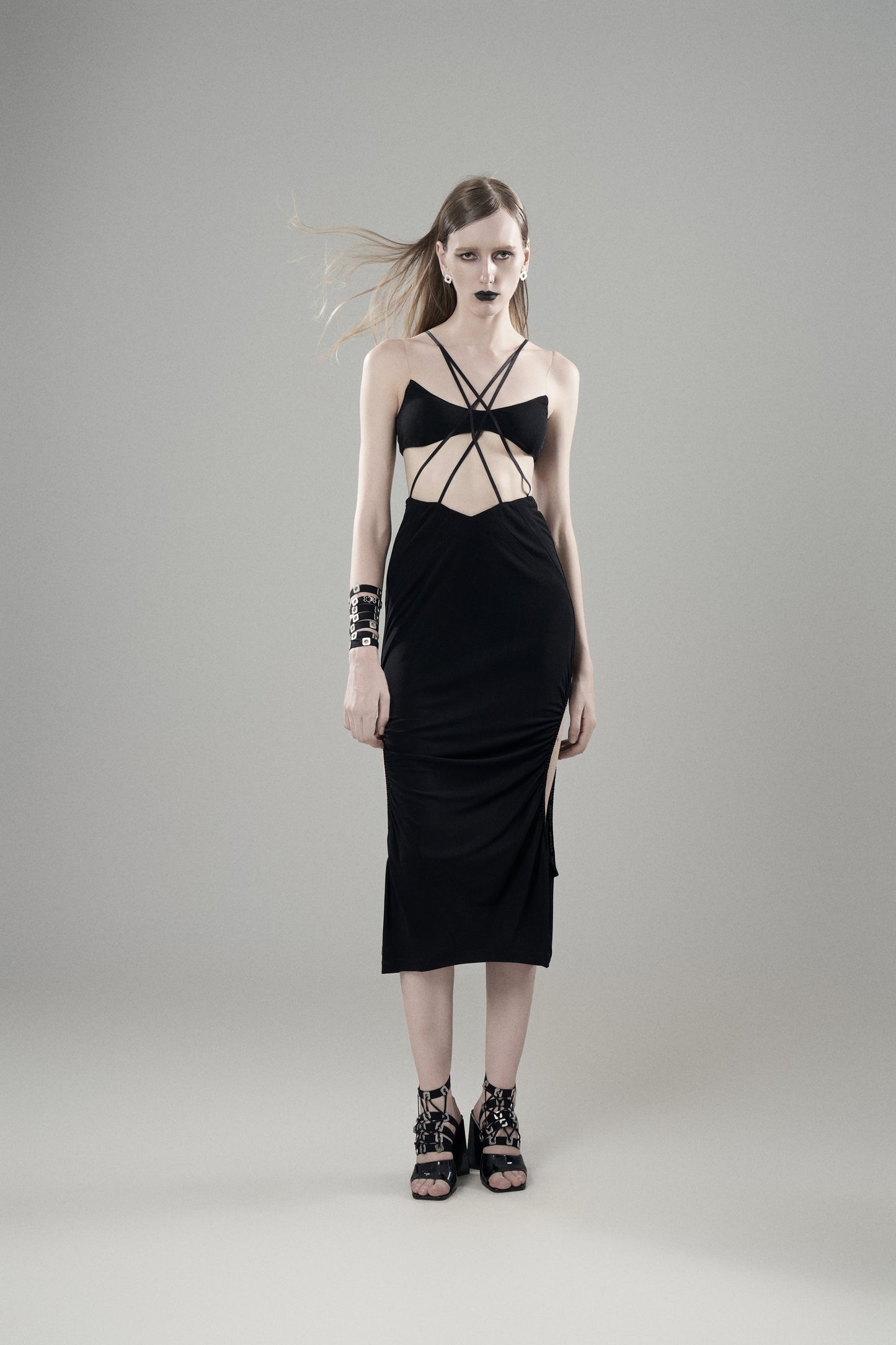 SIDE-SLIT CUTOUT SUSPENDER SKIRT