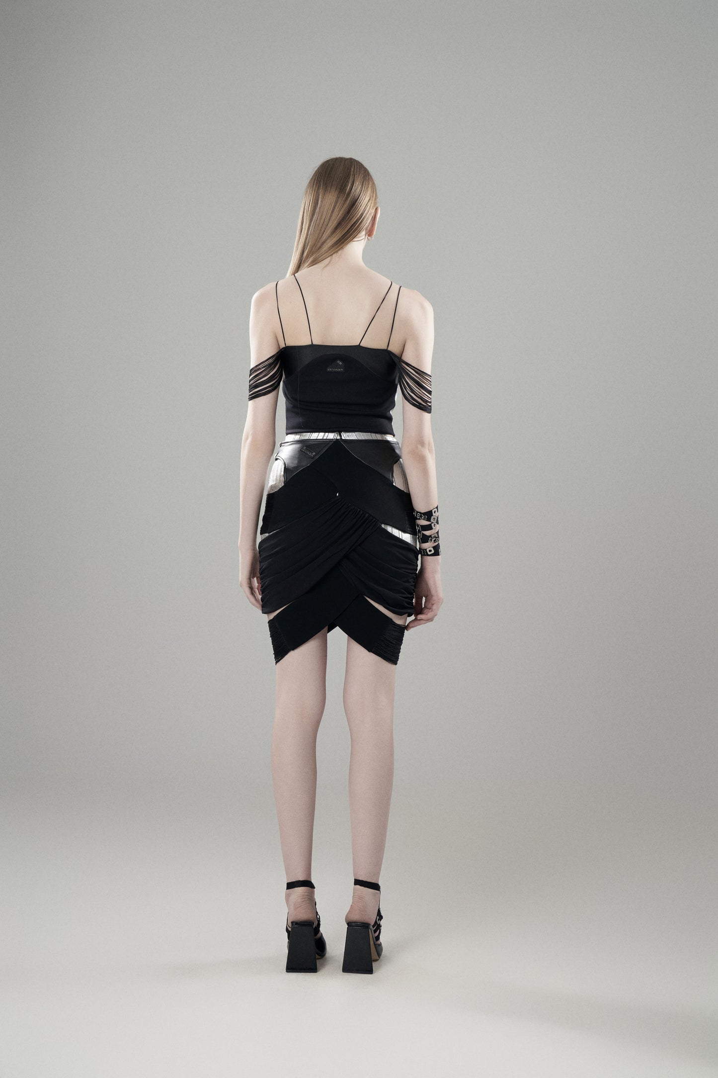 SIDE-SLIT FRINGE BODYCON SKIRT