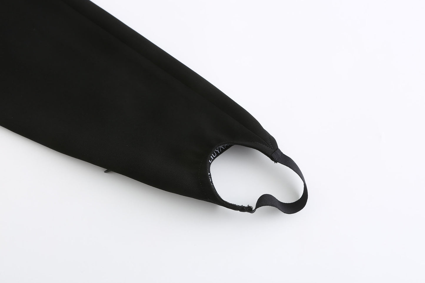 BLACK TAPERED STIRRUP PANTS