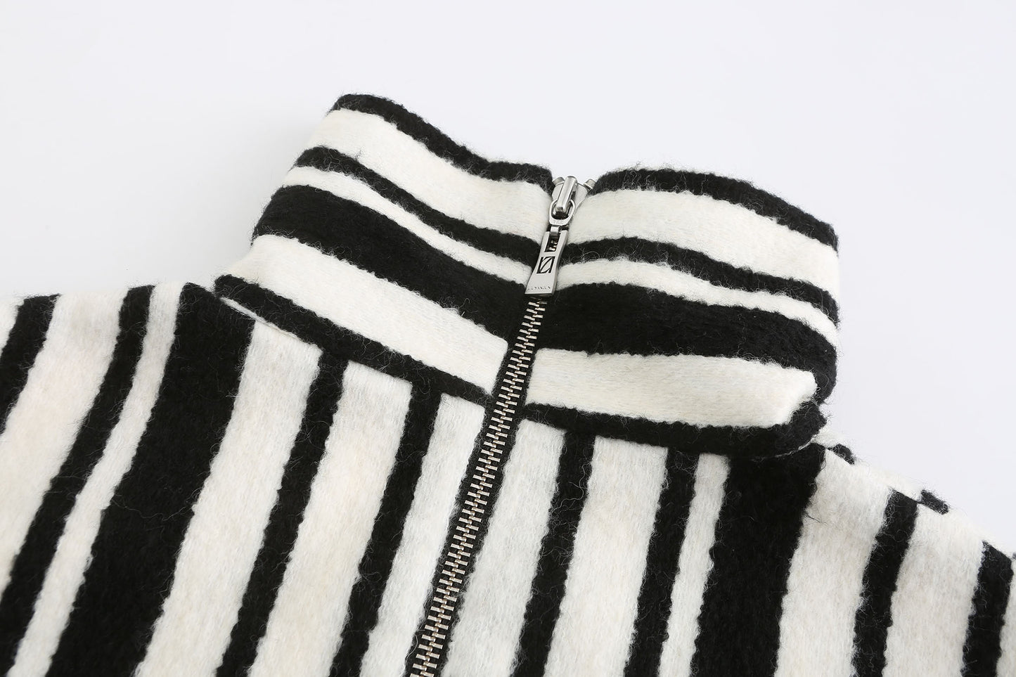 Black-white Stripe Crop Top