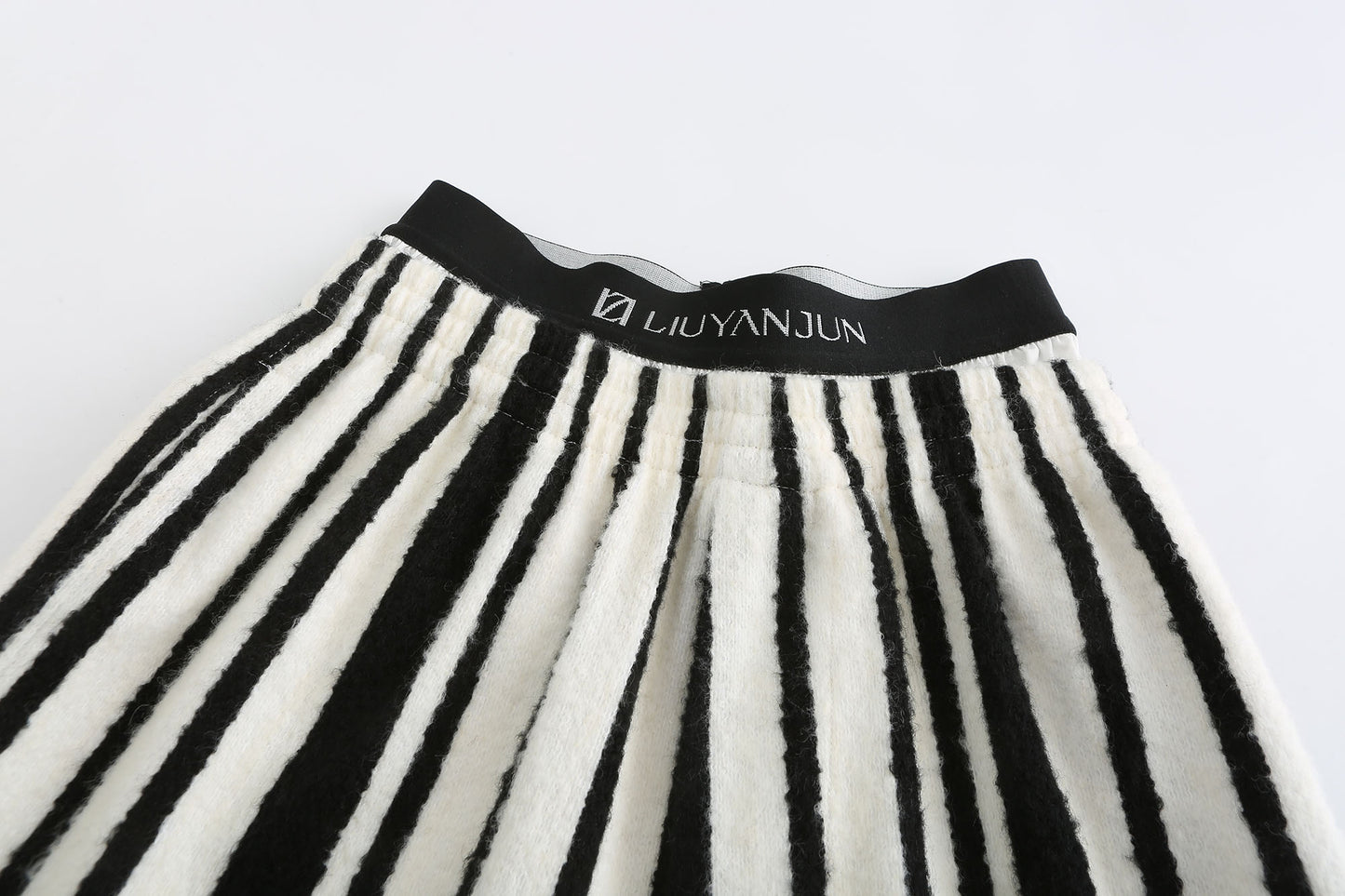 Black-white Stripe Wide leg pants
