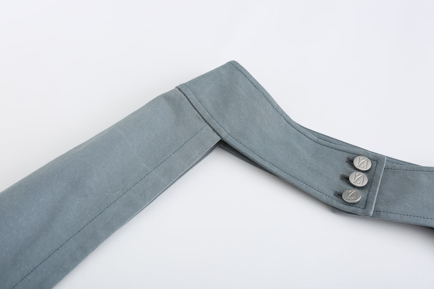 Open-crotch loose jeans