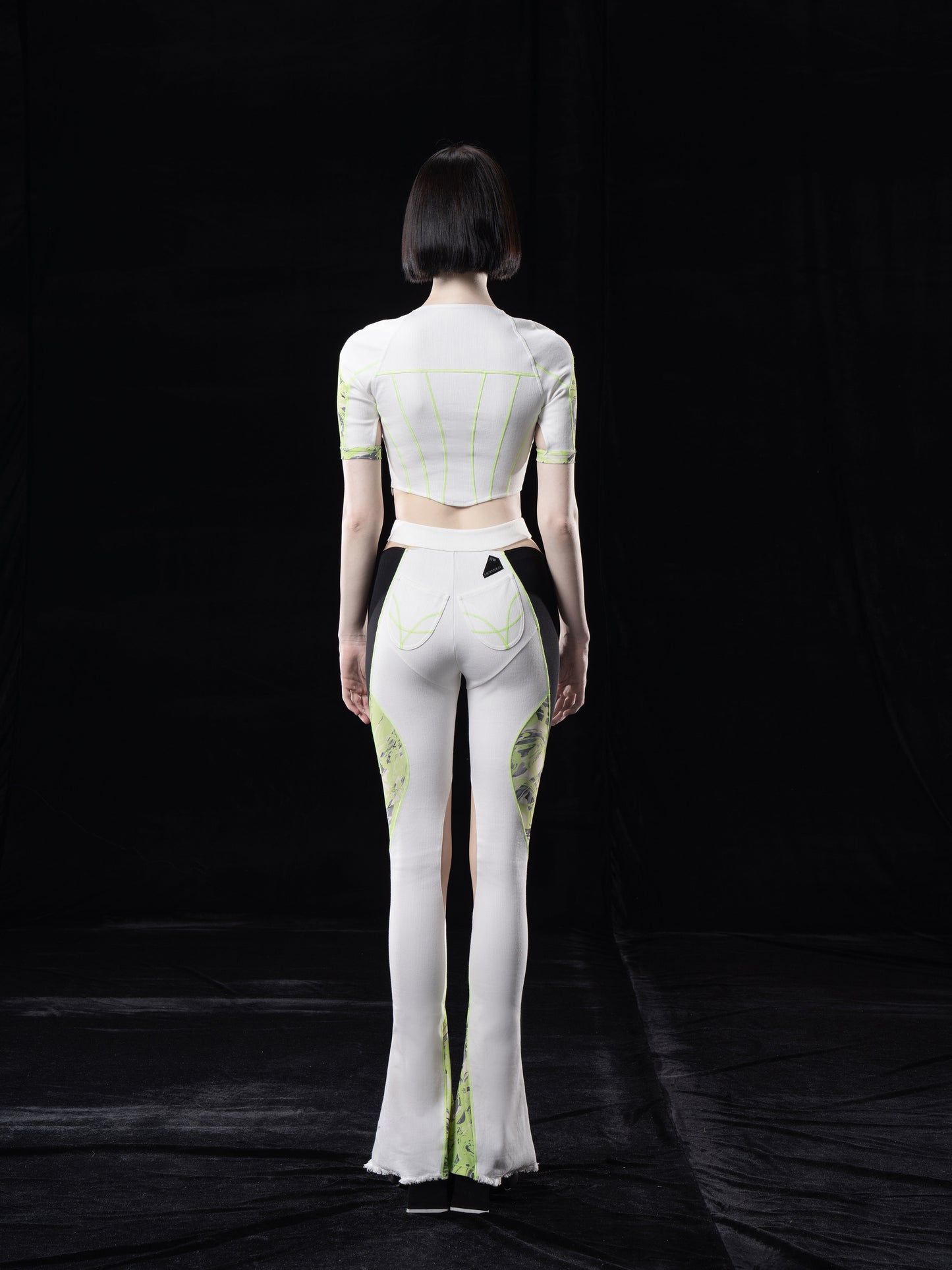 CONTRAST FLARED SKINNY JEANS WITH CUTOUTS