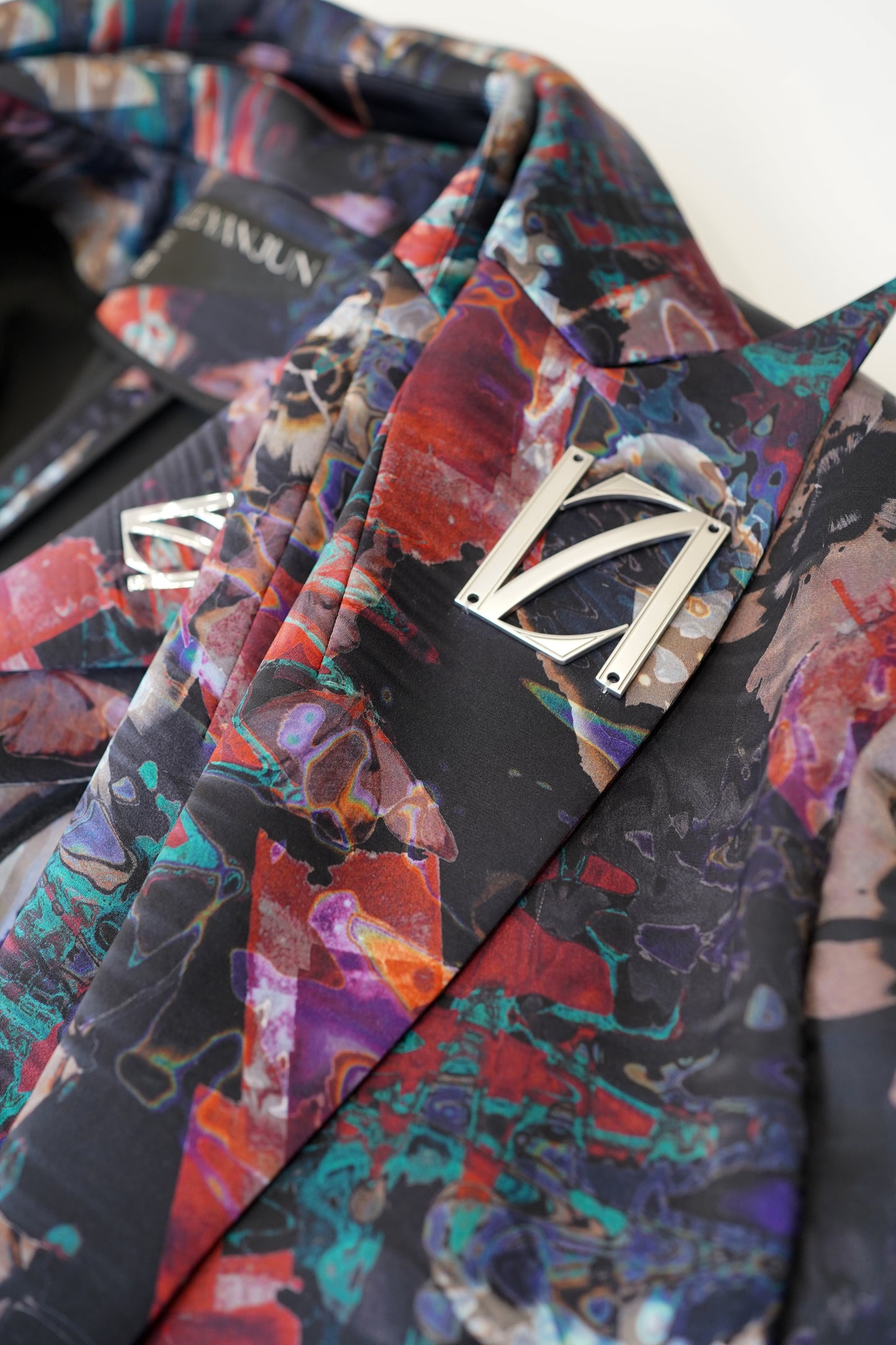PRINT FOUR-PIECE SUIT